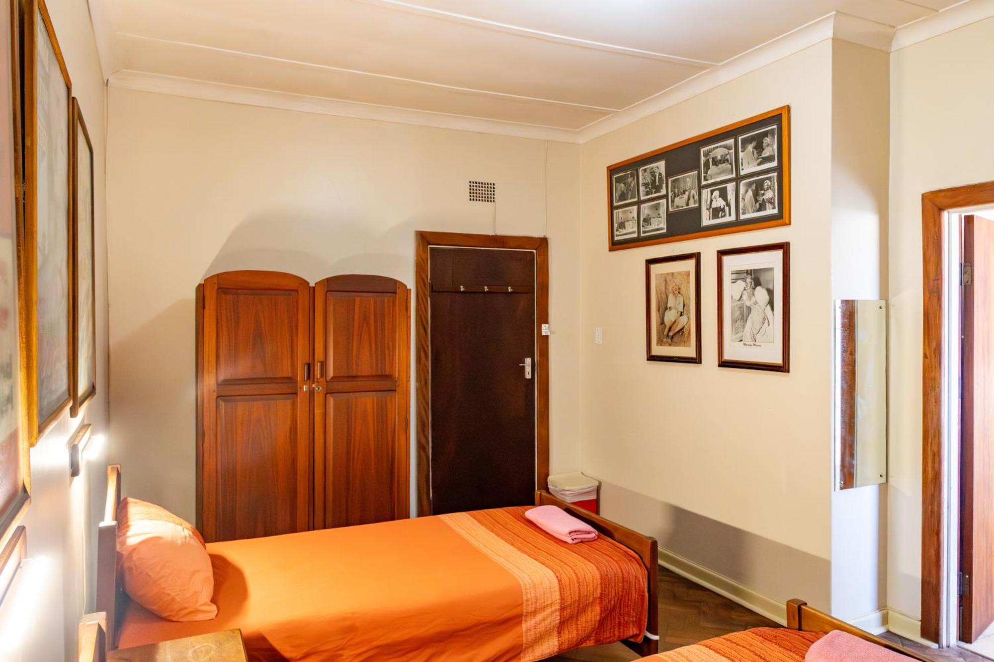 Hotel De Rust Luaran gambar